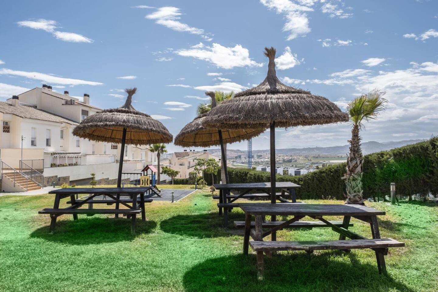 Relaxation, Golf & Beach Caleta De Velez Luaran gambar