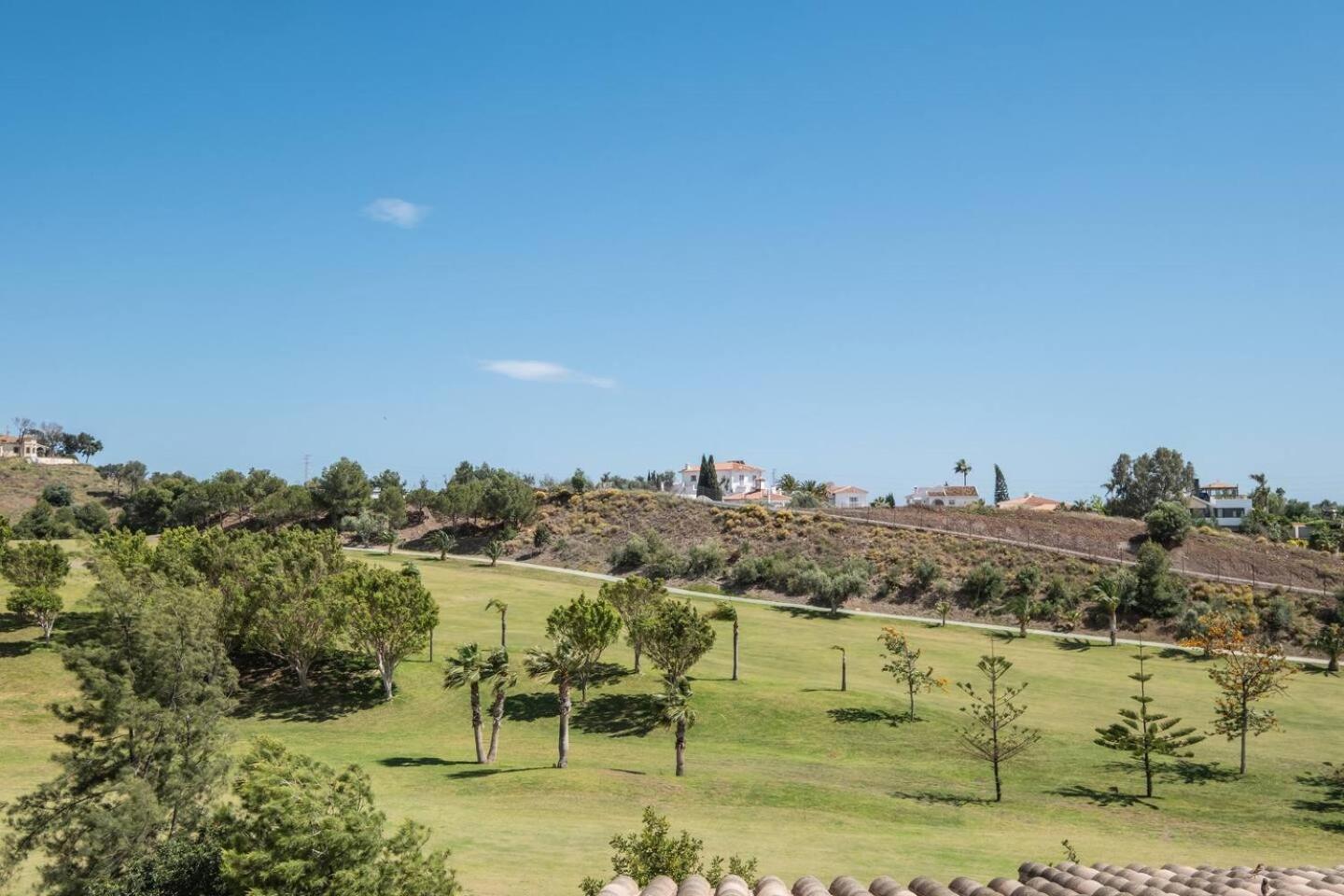 Relaxation, Golf & Beach Caleta De Velez Luaran gambar