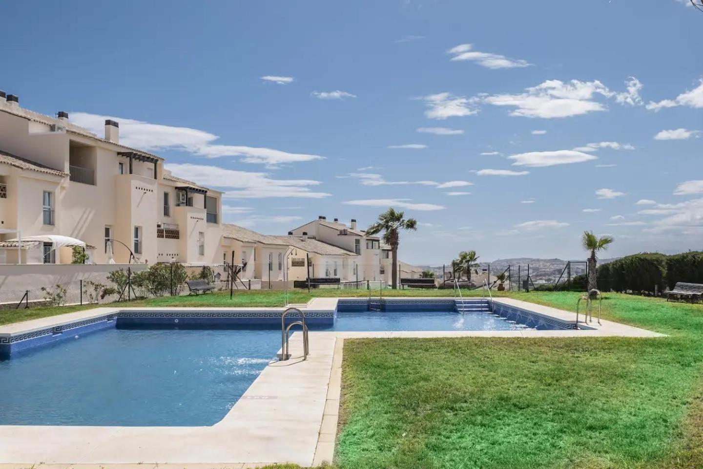 Relaxation, Golf & Beach Caleta De Velez Luaran gambar
